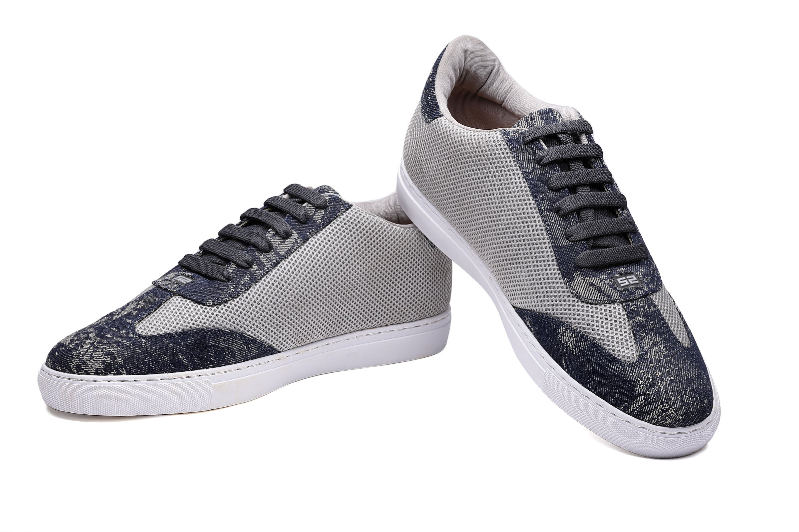 PELLE GREY