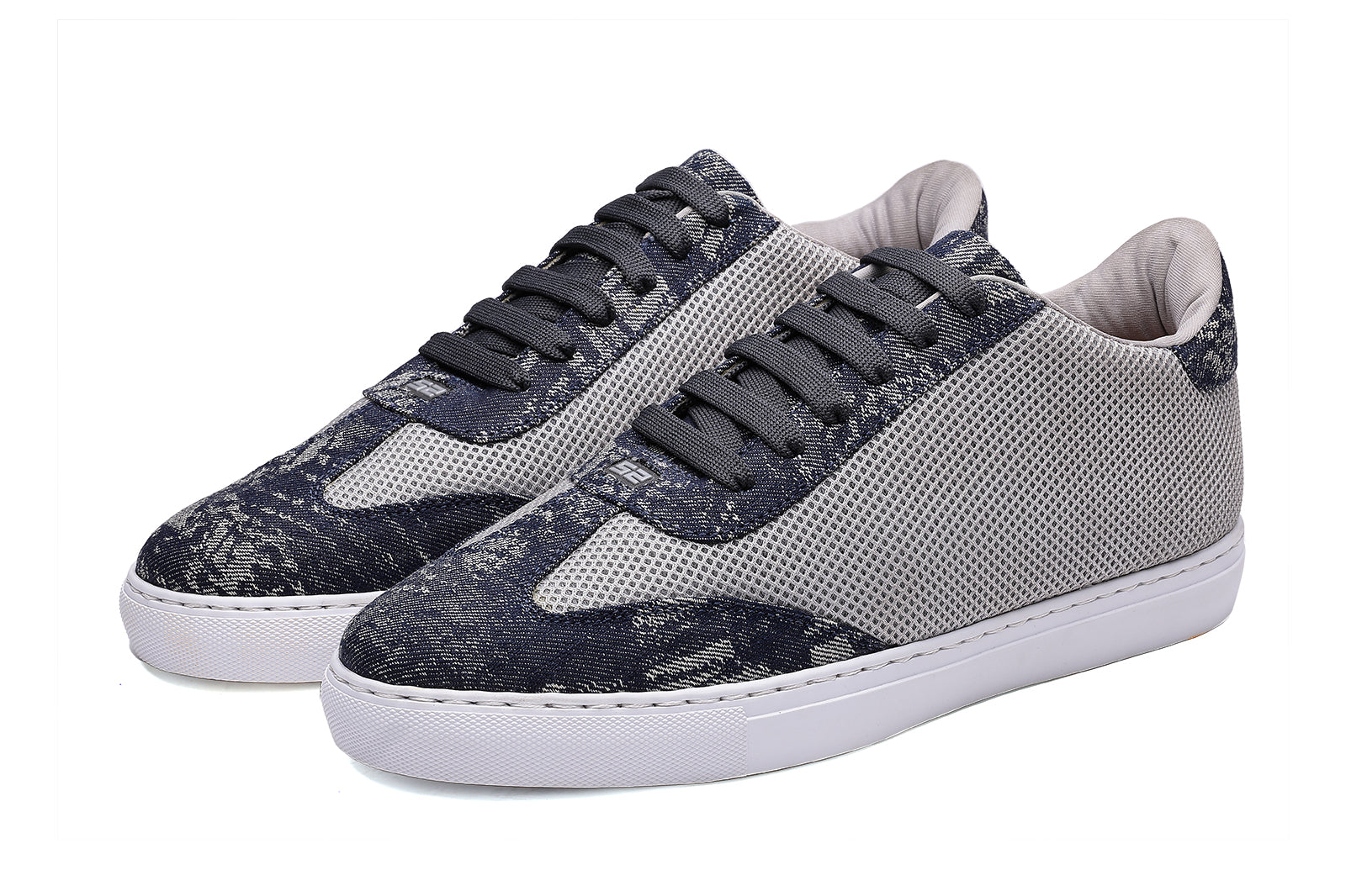 PELLE GREY